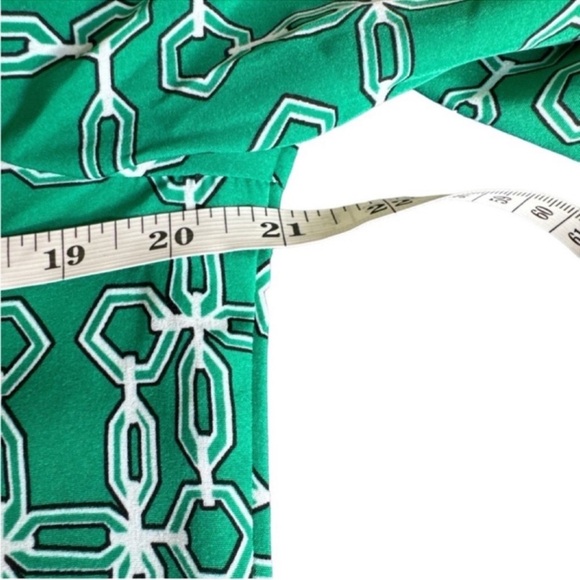 ADRIENNE VITTADINI V-Neck Button Front Blouse, Green, Black & White, Size M. - Picture 11 of 12
